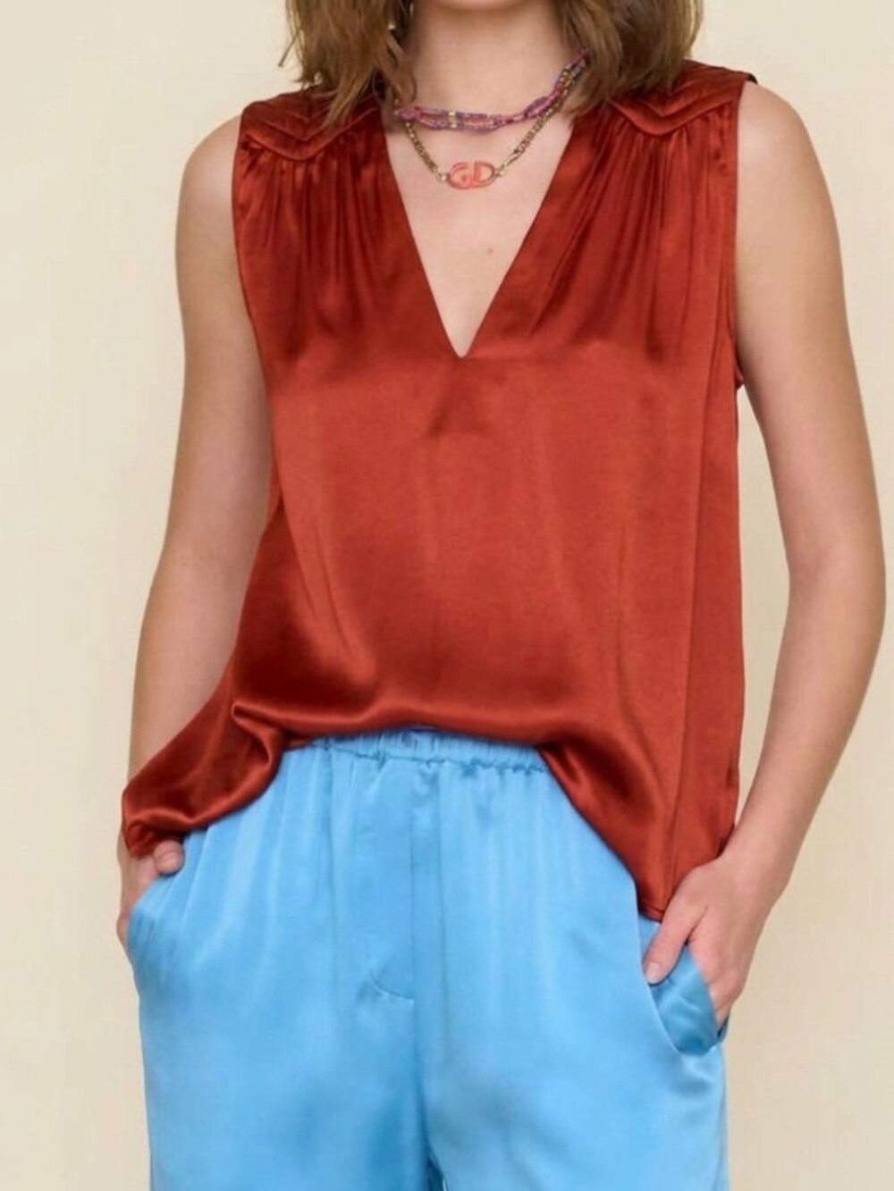 XIRENA Vivi Top Rust V-Neck Silk Quilted Soft Flowy Shell Tank Womens Size XS